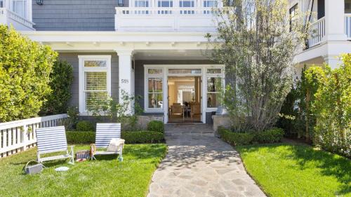 Santa Ana Heights House | Crystal Cove by AvantStay