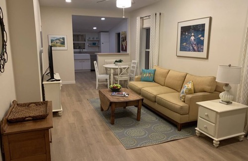 Silverton Cottage | Cute UPDATED cottage - Vintage vibe/modern conveniences!