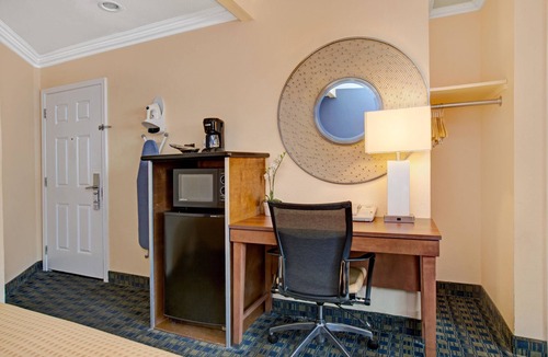 Cow Hollow Hotel | Days Inn by Wyndham San Francisco - Lombard