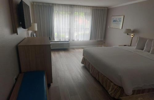 North Whisman Hotel | Days Inn & Suites by Wyndham Mountain View