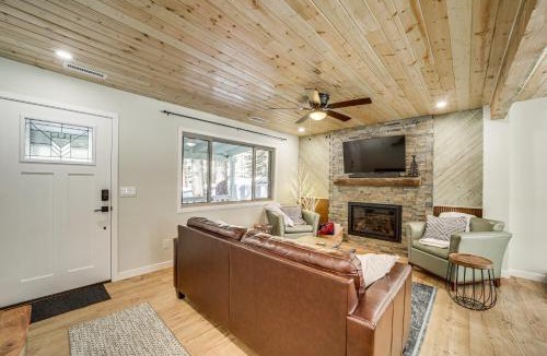 Munds Park House | Deck & Fire Pit: Modern Munds Park Retreat!