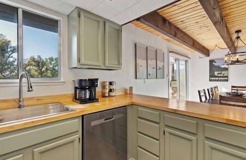 Mono Vista House | Deer Heights Lodge~Amenities ~EV~Lake Access~