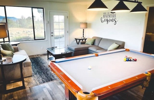 Ahwahnee House | Deer Suite - Hot Tub - Game Room - Sleeps 2
