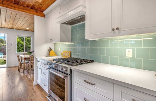 Seaside House | Del Monte Beach Cottage Sleeps 4 with Private Yard
