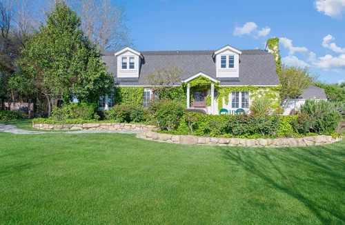 Santa Ynez House | Delightful Dutch Farmhouse with Guest House