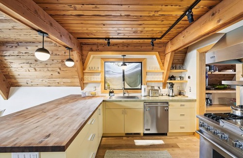 Alpine Meadows House | Delightful Upgraded Home in Alpine Meadows