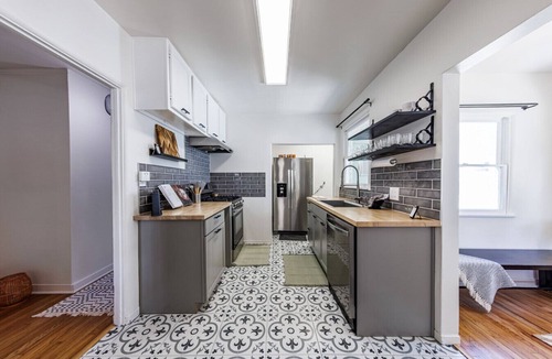 Carlson Park Apartment | Designer 2BR Home · 15 Min to UCLA + LAX