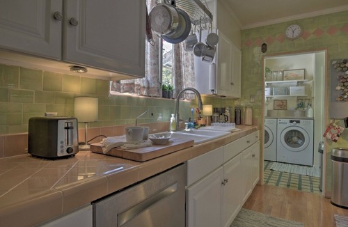 Glenwood House | Designer home with high end amenities and new kitchen