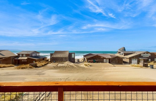 Kiwanda Shores House | Designer home with stunning ocean and sunset views steps to beach dog friendly
