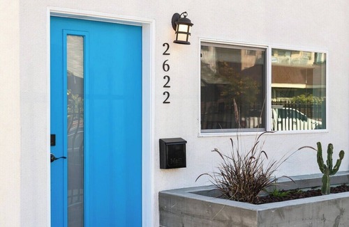 Westlake House | Designer Luxe Home + Parking! | Sleeps 8!