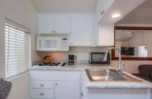 Village of La Jolla Apartment | Diamond in the Village Amazing location