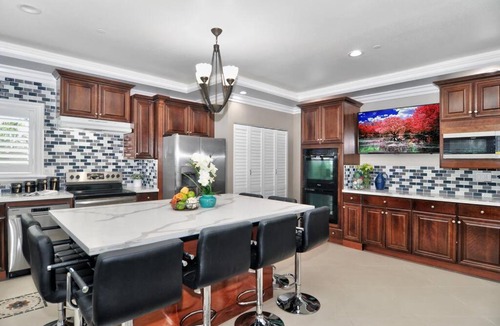 Midway City House | Disneyland Knott's Berry 2 bedroom guest house