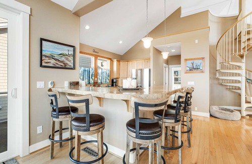 Oceanside House | Dog friendly beach home ideal for entertaining with 2 fireplaces and great kitchen