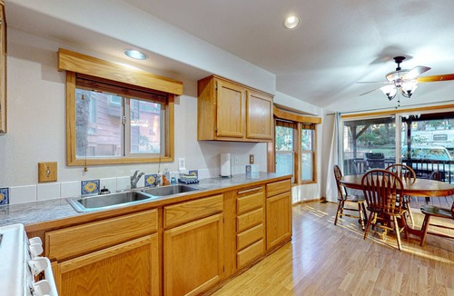 Brookings House | Dog-friendly cabin with hot tub & great deck - near Whaleshead Beach