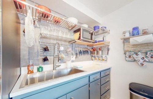 Winchester Bay House | Dog-friendly home with two full kitchens & a gas grill - walk to the ocean