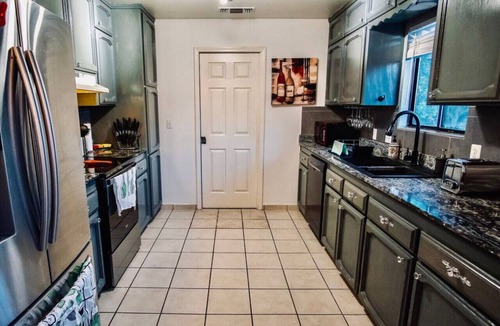 Coarsegold House | Dog Friendly - Sleeps 12 - Yosemite Elements