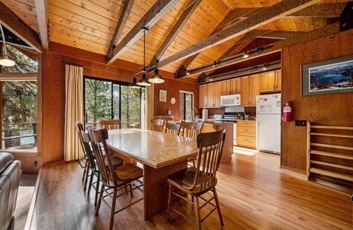 Truckee Cabin | Donner Delight - Classic Donner Lakefront Cabin with Lake Views, across from Shoreline Park