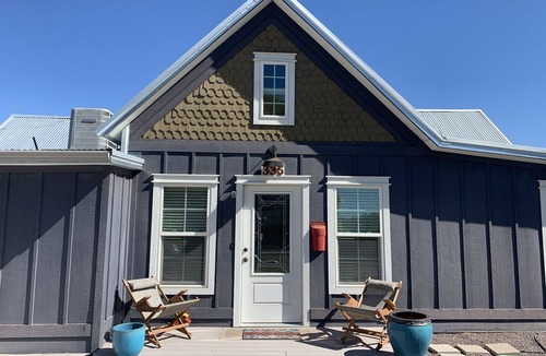 Fruita House | Downtown Fruita! Modern 3-BR home with master suite & locked bike storage