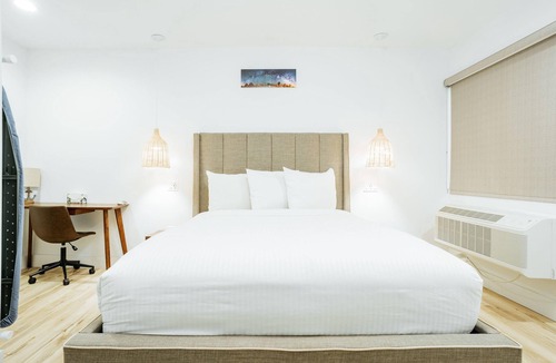 Belmont Shore Hotel | DQ - Deluxe Room, 1 Queen Bed, Non Smoking