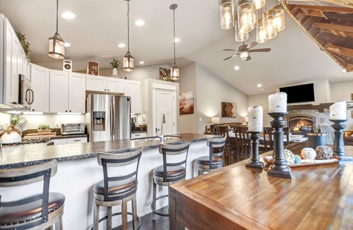 Gold Hill House | Drift Away - A beautiful River front home in Southern Oregon
