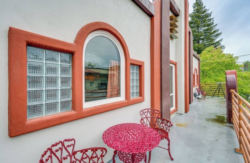 Fair Oaks Condo | Easily Explore Fair Oaks Village! Unique Condo