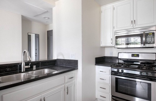 Beverly Grove Apartment | Elegant Beverly Hills 1BR nr The Grove & Rodeo Drive, by Blueground