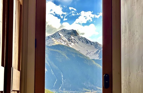 Silverton House | ELEVATED LIVING MOUNTAIN RETREAT
