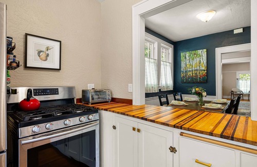 Springfield House | Elizabeth Page House - Charming & Modern Bungalow 3 Bedroom Home