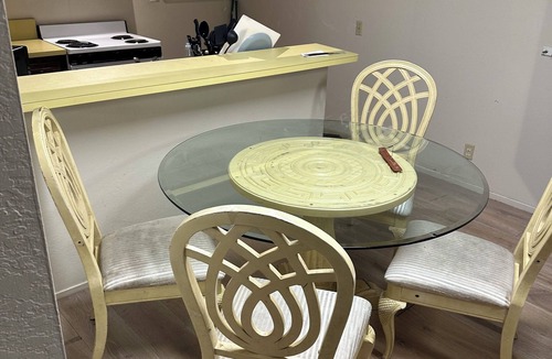 Downtown Monterey Apartment | Enjoyable 2-bedroom apartment in downtown Monterey with Cable & WiFi