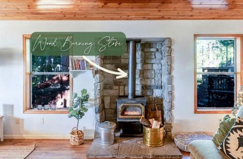 Sonora House | Enjoyable Cabin with Fireplace and Foosball in Twain Harte, California