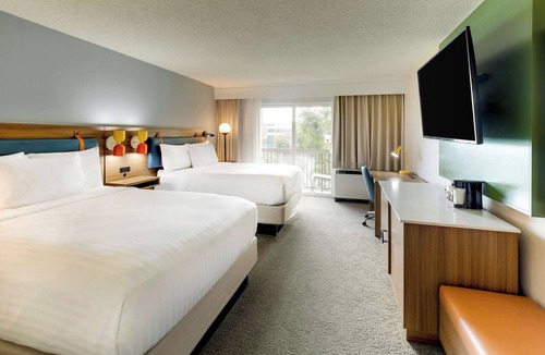 Oyster Point Hotel | Ensuring a Very Comfortable & Memorable Stay! Near Jack Drago Park