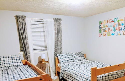 Gresham House | Entire 2,000 sqft with washer, dryer.