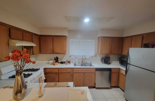 Lamanda Park Condo | Entire Condo. Caltech Area. 2 Bedroom, 2 1/2 Bath