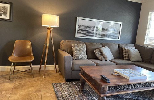 Clovis Apartment | Entire Fresno/Clovis 2 bedroom bungalow
