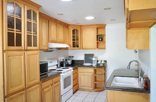 Sunnyvale House | Entire House 3BR-Office Room-Pet-Family&Business-Fenced yard