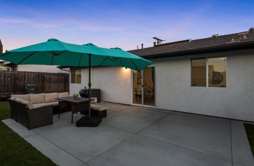 El Cajon House | Entire Private House with King Bed, Garage, Gated Backyard, 4Bedrooms 2Bathrooms, Available Now