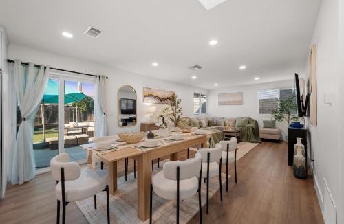 El Cajon House | Entire Private House with King Bed, Garage, Gated Backyard, 4Bedrooms 2Bathrooms, Available Now