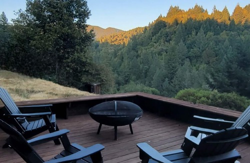 Branscomb House | Epic memories & views! Swimming pool, chefs kitchen, sleeps 14