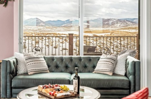 Grand Elk Ranch House | Epic Views, Luxury Retreat, Hot tub, Family + Pets