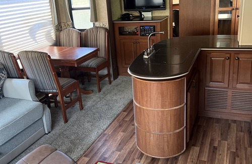 American Canyon House | Escape from all the noise and stay in this napa valley campsite