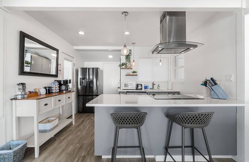 Smith River House | Escape to "The VUE" A Waterfront Gem with Hot Tub