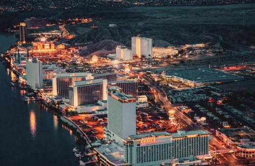 Laughlin House | Everything You Need For A Comfortable Stay! 4 Modish Units, Free Parking, Casino