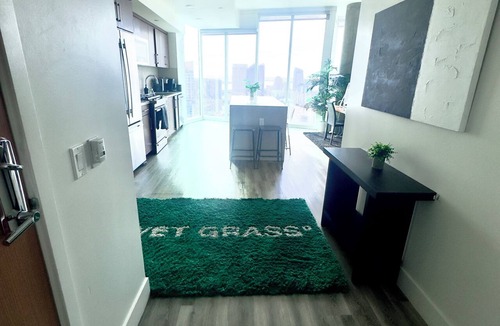 East Village Condo | Exclusive Horizon Lounge Skyline Suite- 5 Walk to Comic Con