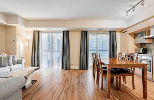 Fashion District Apartment | Executive 2 Beds by Rogers Centre, Ripley’s Aquarium & Free Parking
