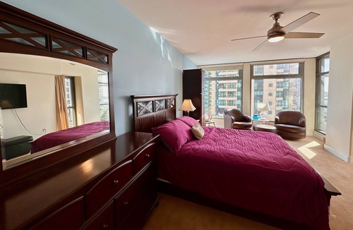 Downtown San Diego Condo | Executive bay view downtown Condo close to Convention Petco Park & Gaslamp