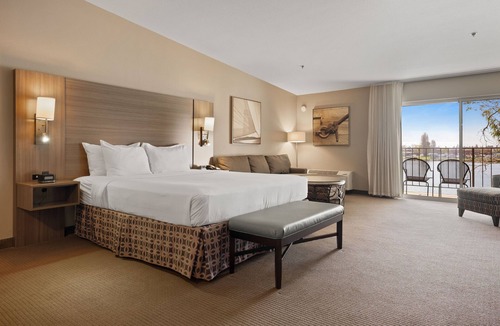 East Peralta Hotel | Executive Inn & Suites Embarcadero Cove