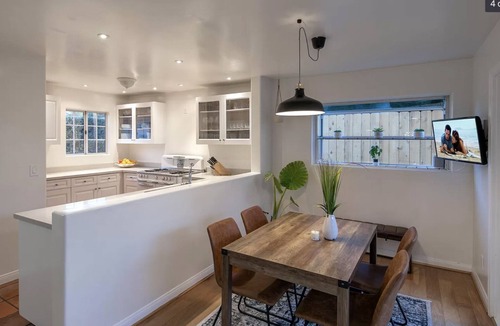 West Mesa House | Experience Coastal Elegance-Retreat Awaits in Santa Barbara's Charming Enclavenn