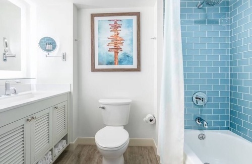 Lakeside Park Hotel | Experience Refreshing Family-Friendly Suite in Tahoe’s Heart | On-Site Parking