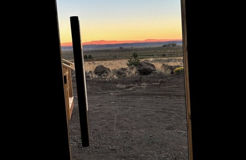 Summer Lake Cottage | Explore Oregon Outback - Sauna - Hot Tub - Stargaze - WIFI - Bird Watching