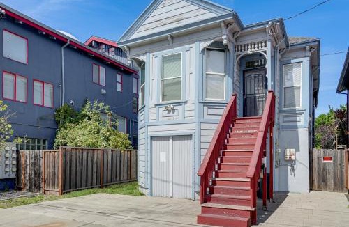 Clawson House | Explore the East Bay! Family-Friendly Home w/Yard